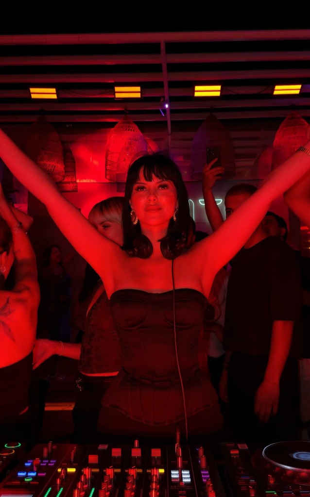Cansu Sel - Sahne Enerjisi & Canlı DJ Seti