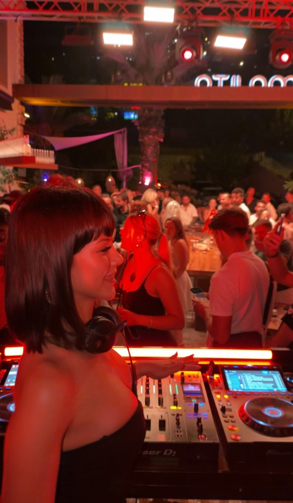 Pioneer DJ Kabini & Canlı Kulüp Ritmi